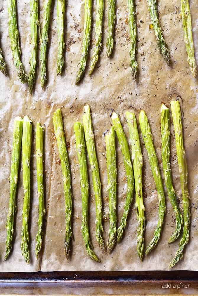 Easy & Flavorful Garlic Butter Roasted Asparagus Recipe